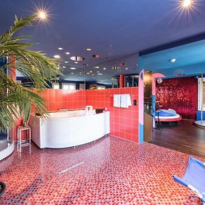 Glanz & Glamour Suite Spa Bath